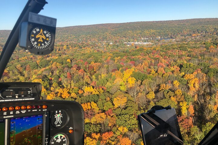 Couple's Private Hudson Valley Fall Foliage Helicopter Tour from Westchester - Photo 1 of 6